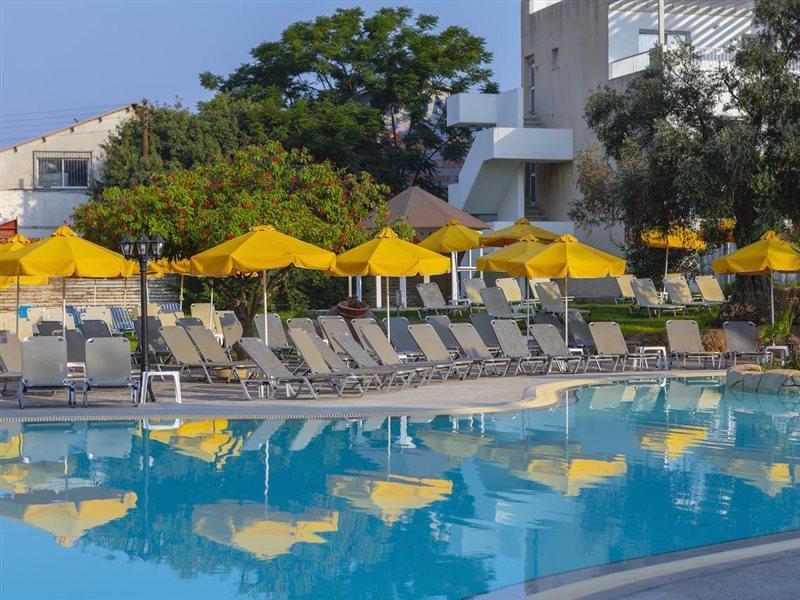 Mayfair Gardens Hotel Paphos Ngoại thất bức ảnh