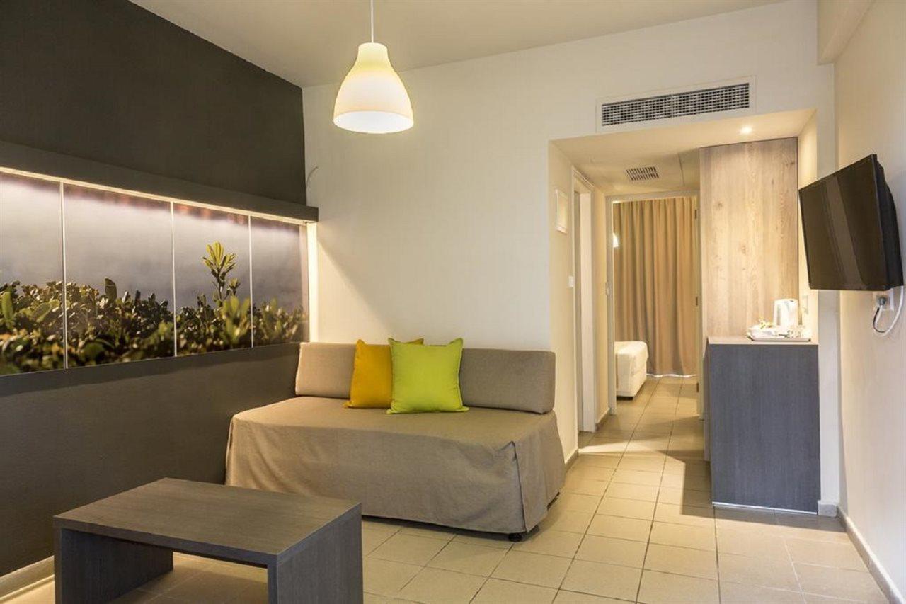 Mayfair Gardens Paphos Ngoại thất bức ảnh