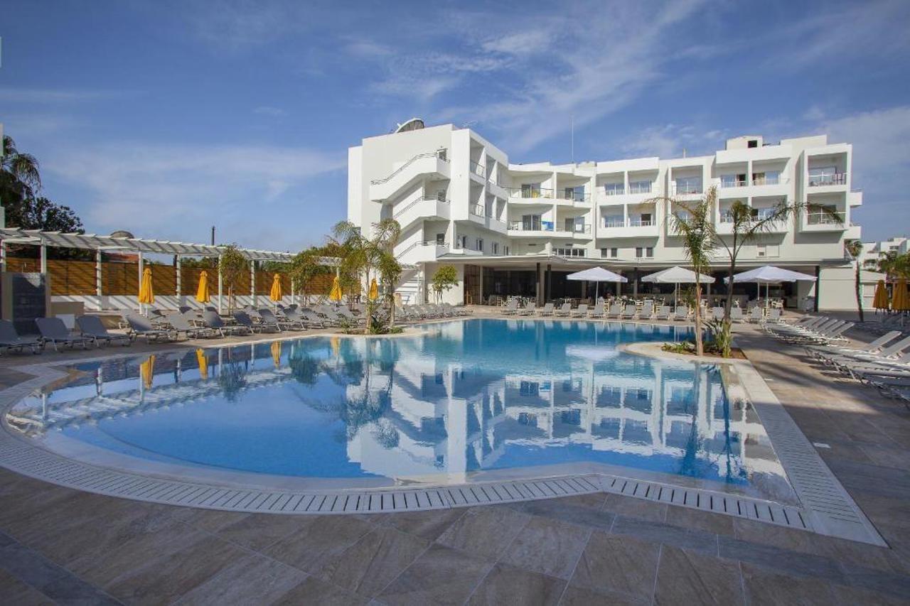 Mayfair Gardens Hotel Paphos Ngoại thất bức ảnh