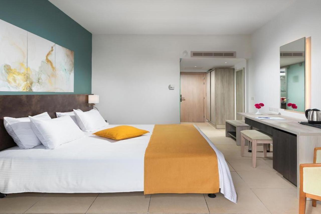 Mayfair Gardens Paphos Ngoại thất bức ảnh