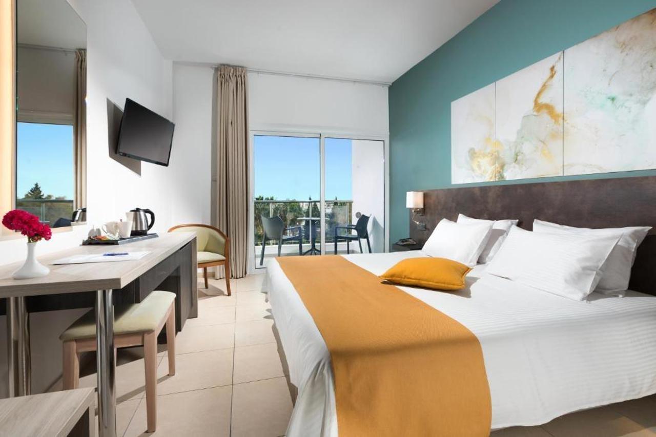 Mayfair Gardens Paphos Ngoại thất bức ảnh