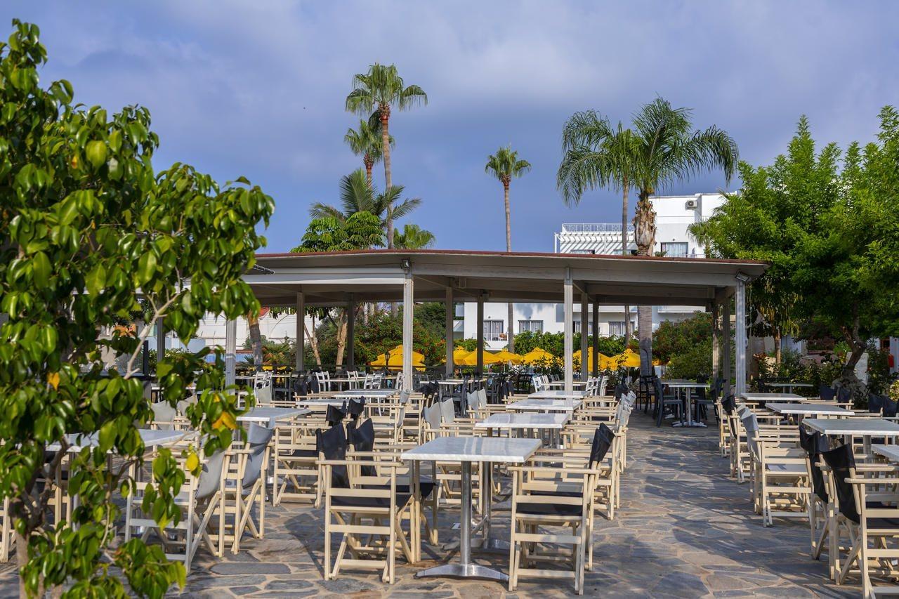 Mayfair Gardens Hotel Paphos Ngoại thất bức ảnh