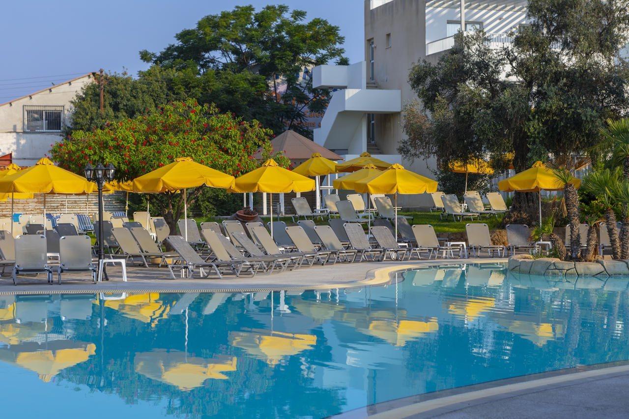 Mayfair Gardens Hotel Paphos Ngoại thất bức ảnh