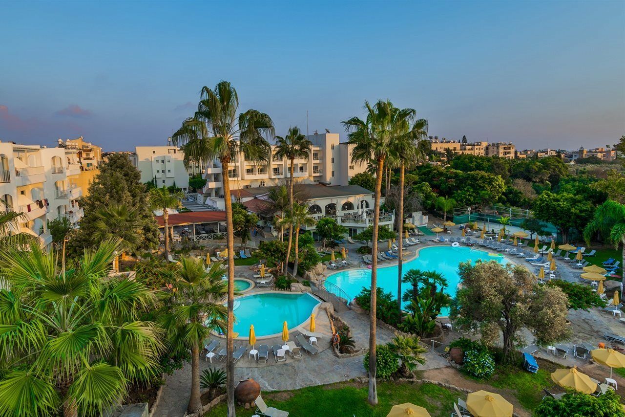 Mayfair Gardens Hotel Paphos Ngoại thất bức ảnh