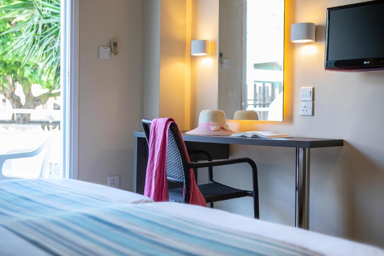 Mayfair Gardens Paphos Ngoại thất bức ảnh